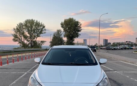 Hyundai Solaris II рестайлинг, 2013 год, 620 000 рублей, 2 фотография