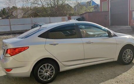 Hyundai Solaris II рестайлинг, 2012 год, 799 000 рублей, 3 фотография