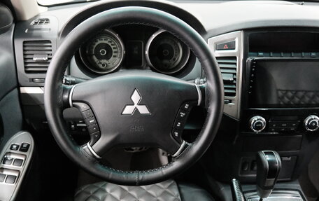 Mitsubishi Pajero IV, 2015 год, 2 599 000 рублей, 10 фотография