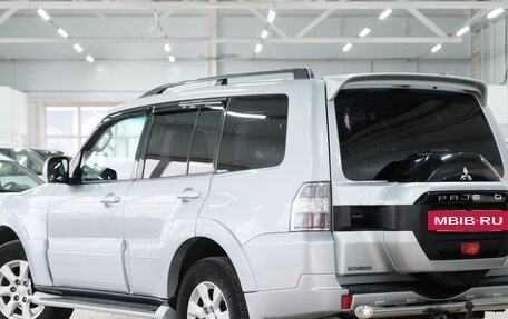 Mitsubishi Pajero IV, 2015 год, 2 599 000 рублей, 3 фотография