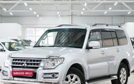 Mitsubishi Pajero IV, 2015 год, 2 599 000 рублей, 2 фотография