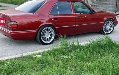 Mercedes-Benz E-Класс, 1994 год, 650 000 рублей, 1 фотография