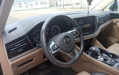 Volkswagen Touareg III, 2018 год, 4 980 000 рублей, 6 фотография