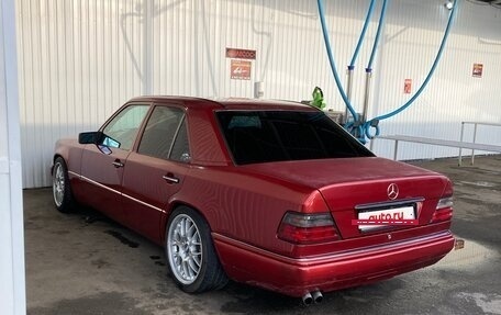 Mercedes-Benz E-Класс, 1994 год, 650 000 рублей, 7 фотография