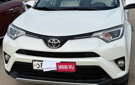 Toyota RAV4, 2016 год, 2 700 000 рублей, 5 фотография