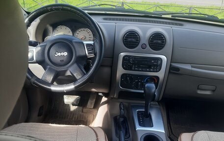 Jeep Liberty (North America) I, 2004 год, 680 000 рублей, 8 фотография
