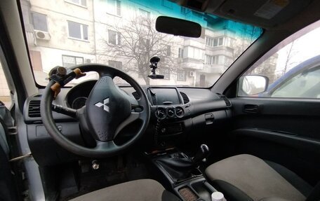 Mitsubishi L200 IV рестайлинг, 2014 год, 1 530 000 рублей, 9 фотография