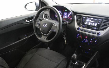 Hyundai Solaris II рестайлинг, 2018 год, 1 360 000 рублей, 16 фотография