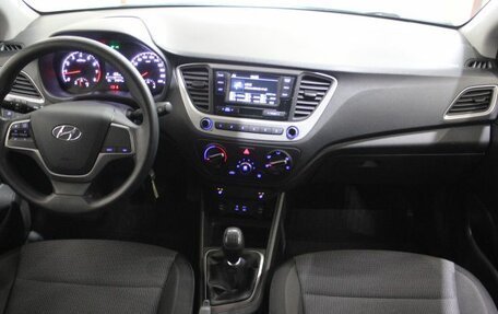 Hyundai Solaris II рестайлинг, 2018 год, 1 360 000 рублей, 19 фотография