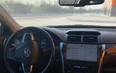 Toyota Camry, 2017 год, 2 300 000 рублей, 6 фотография