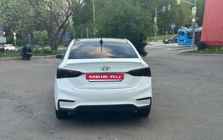 Hyundai Solaris II рестайлинг, 2017 год, 850 000 рублей, 2 фотография