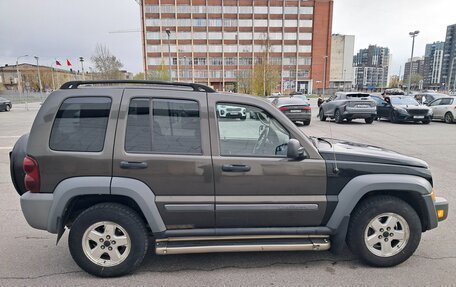 Jeep Liberty (North America) I, 2004 год, 610 000 рублей, 5 фотография
