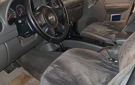 Jeep Liberty (North America) I, 2004 год, 610 000 рублей, 11 фотография