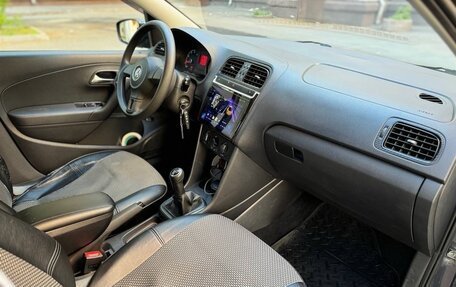 Volkswagen Polo VI (EU Market), 2011 год, 750 000 рублей, 10 фотография