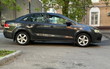 Volkswagen Polo VI (EU Market), 2011 год, 750 000 рублей, 2 фотография