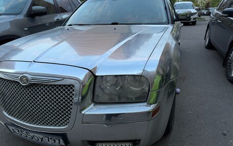 Chrysler 300C II, 2005 год, 695 000 рублей, 6 фотография