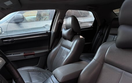 Chrysler 300C II, 2005 год, 695 000 рублей, 15 фотография
