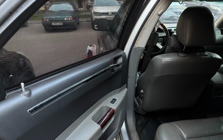 Chrysler 300C II, 2005 год, 695 000 рублей, 17 фотография