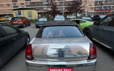 Chrysler 300C II, 2005 год, 695 000 рублей, 4 фотография