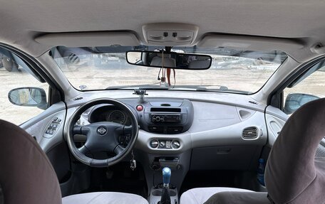 Nissan Tino, 2002 год, 500 000 рублей, 7 фотография