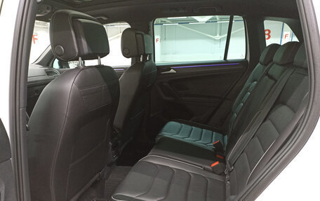 Volkswagen Tiguan II, 2021 год, 4 419 950 рублей, 16 фотография