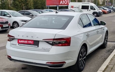 Skoda Superb III рестайлинг, 2024 год, 4 049 000 рублей, 4 фотография