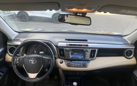 Toyota RAV4, 2014 год, 1 900 000 рублей, 11 фотография