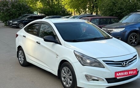 Hyundai Solaris II рестайлинг, 2015 год, 565 000 рублей, 2 фотография