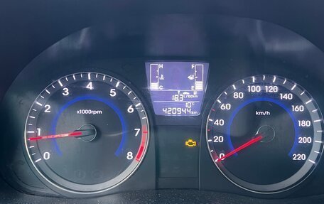 Hyundai Solaris II рестайлинг, 2015 год, 565 000 рублей, 12 фотография