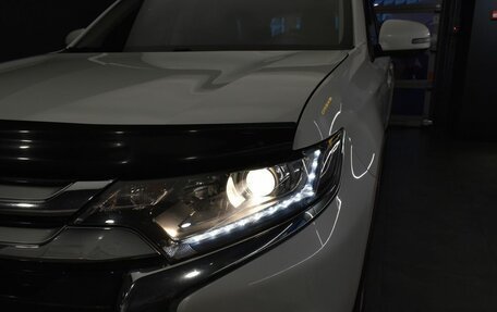 Mitsubishi Outlander III рестайлинг 3, 2017 год, 1 890 000 рублей, 7 фотография