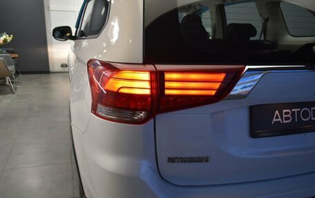 Mitsubishi Outlander III рестайлинг 3, 2017 год, 1 890 000 рублей, 8 фотография