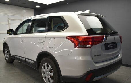 Mitsubishi Outlander III рестайлинг 3, 2017 год, 1 890 000 рублей, 4 фотография