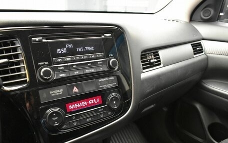 Mitsubishi Outlander III рестайлинг 3, 2017 год, 1 890 000 рублей, 16 фотография
