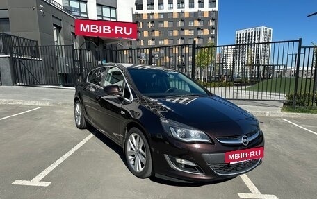 Opel Astra J, 2014 год, 1 080 000 рублей, 2 фотография