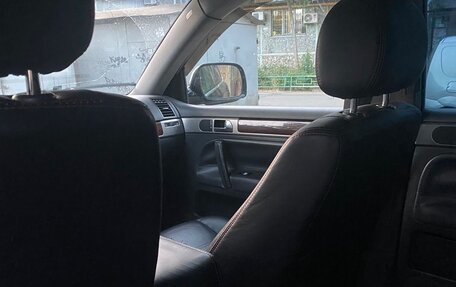 Volkswagen Touareg III, 2004 год, 1 180 000 рублей, 10 фотография