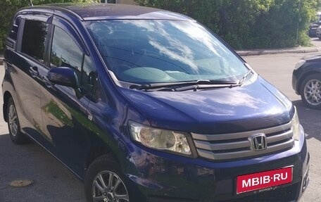 Honda Freed I, 2011 год, 1 085 000 рублей, 1 фотография