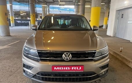 Volkswagen Tiguan II, 2018 год, 2 800 000 рублей, 1 фотография