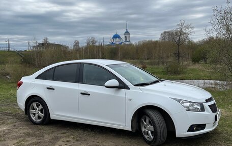 Chevrolet Cruze II, 2011 год, 950 000 рублей, 4 фотография