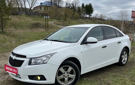 Chevrolet Cruze II, 2011 год, 950 000 рублей, 2 фотография