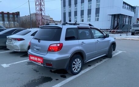 Mitsubishi Outlander III рестайлинг 3, 2006 год, 850 000 рублей, 2 фотография