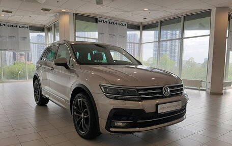 Volkswagen Tiguan II, 2019 год, 3 080 000 рублей, 7 фотография