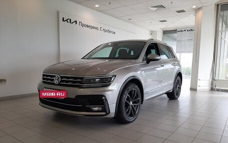 Volkswagen Tiguan II, 2019 год, 3 080 000 рублей, 2 фотография