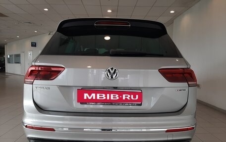 Volkswagen Tiguan II, 2019 год, 3 080 000 рублей, 5 фотография
