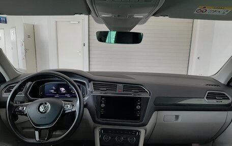 Volkswagen Tiguan II, 2019 год, 3 080 000 рублей, 13 фотография