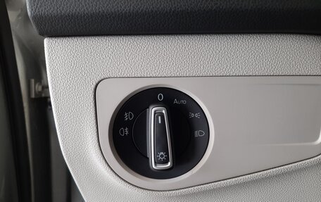 Volkswagen Tiguan II, 2019 год, 3 080 000 рублей, 27 фотография