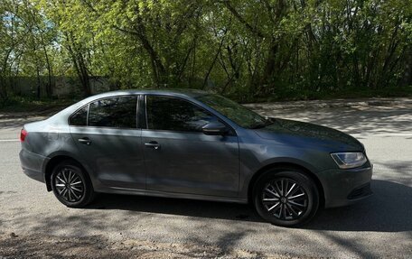 Volkswagen Jetta VI, 2012 год, 999 990 рублей, 3 фотография