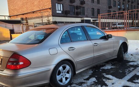 Mercedes-Benz E-Класс, 2004 год, 850 000 рублей, 3 фотография