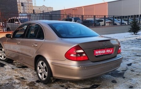 Mercedes-Benz E-Класс, 2004 год, 850 000 рублей, 4 фотография