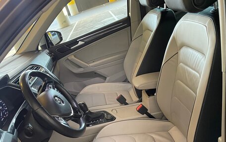 Volkswagen Tiguan II, 2018 год, 2 800 000 рублей, 16 фотография