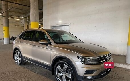 Volkswagen Tiguan II, 2018 год, 2 800 000 рублей, 2 фотография